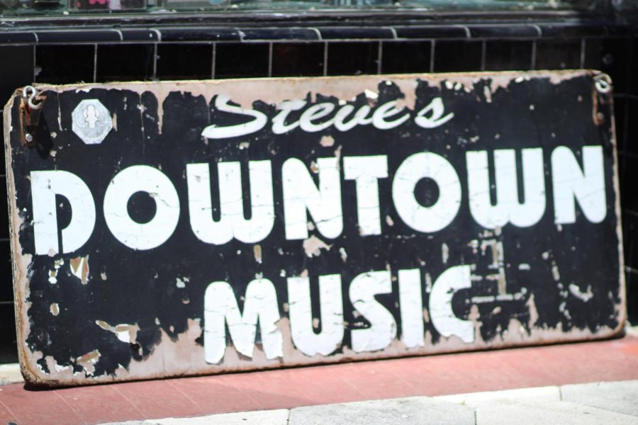 Steves Downtown Music