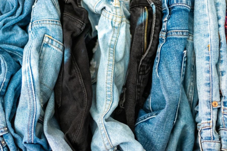 When clothes are folded vertically, I can tell which jeans are which.