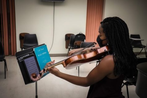 Music student Zaria Graves (’22) practices in Presser Hall.